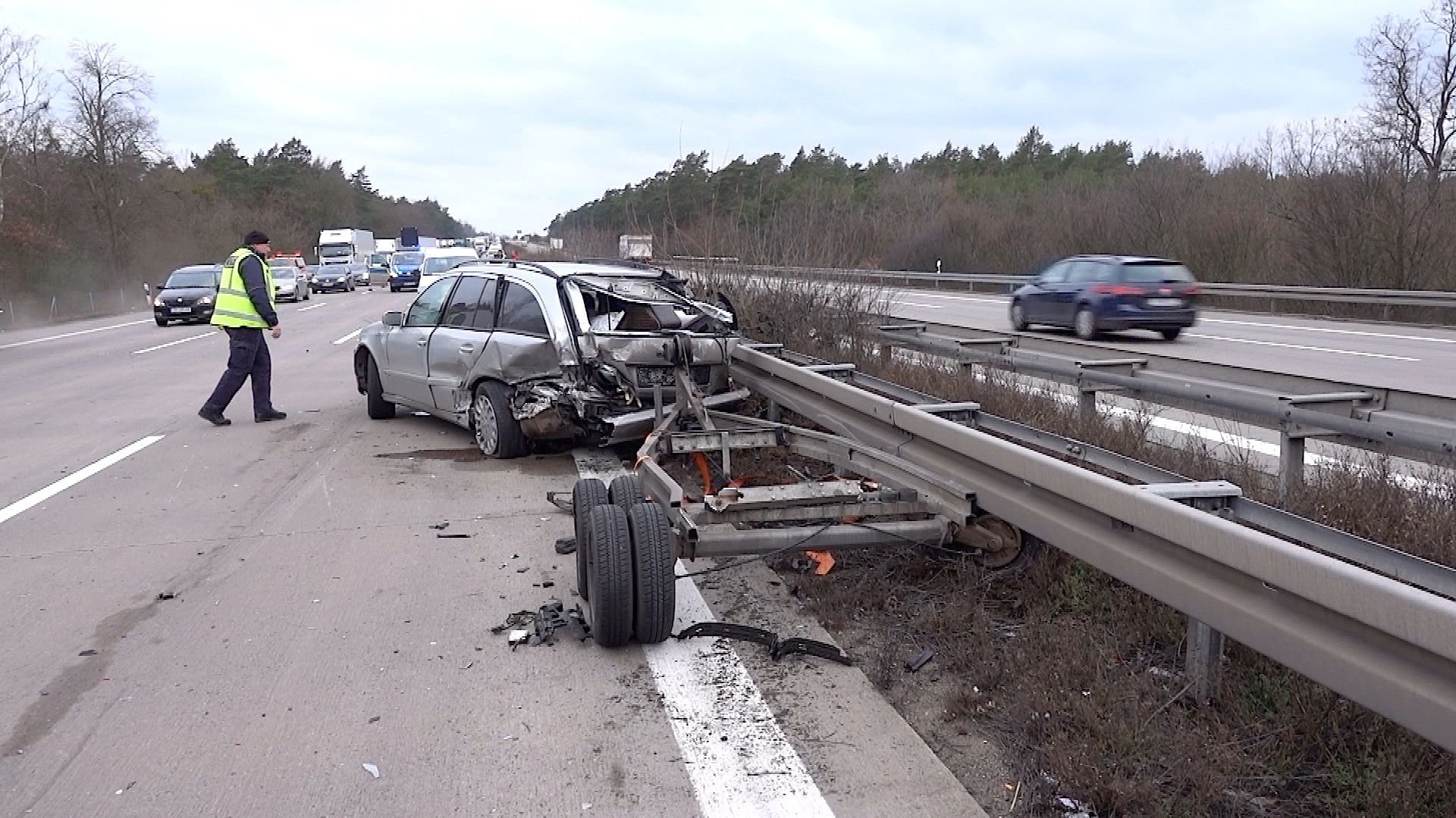 Am Mittwoch hat es auf der A2 wieder einmal gekracht.