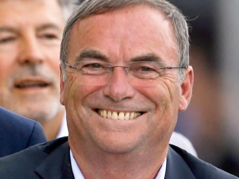 Radsport-Legende Bernard Hinault fordert den Tour-Ausschluss für Christopher Froome. Foto: Sebastien Nogier/EPA