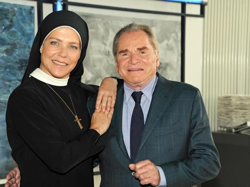 Fritz Wepper (Bürgermeister Wolfgang Wöller) und Janina Hartwig (Schwester Hanna) wieder zwischen Intrigen und Herzlichkeit. Foto: Ursula Düren