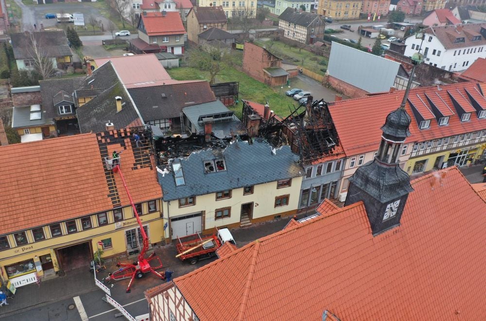 Kelbra: Blick von oben auf die vom Brand betroffenen Häuser der Langen Straße.