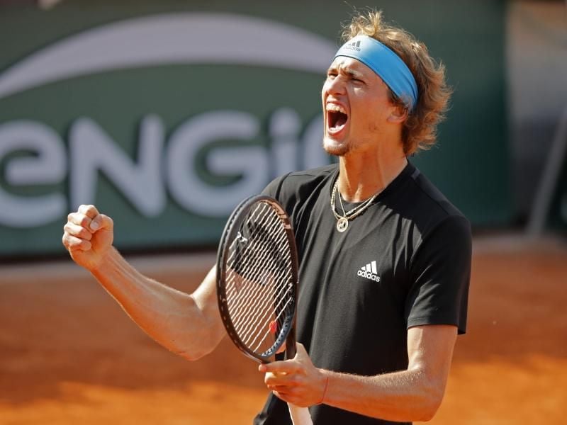 Alexander Zverev trifft im Viertelfinale der French Open auf Novak Djokovic. Foto: Michel Euler/AP