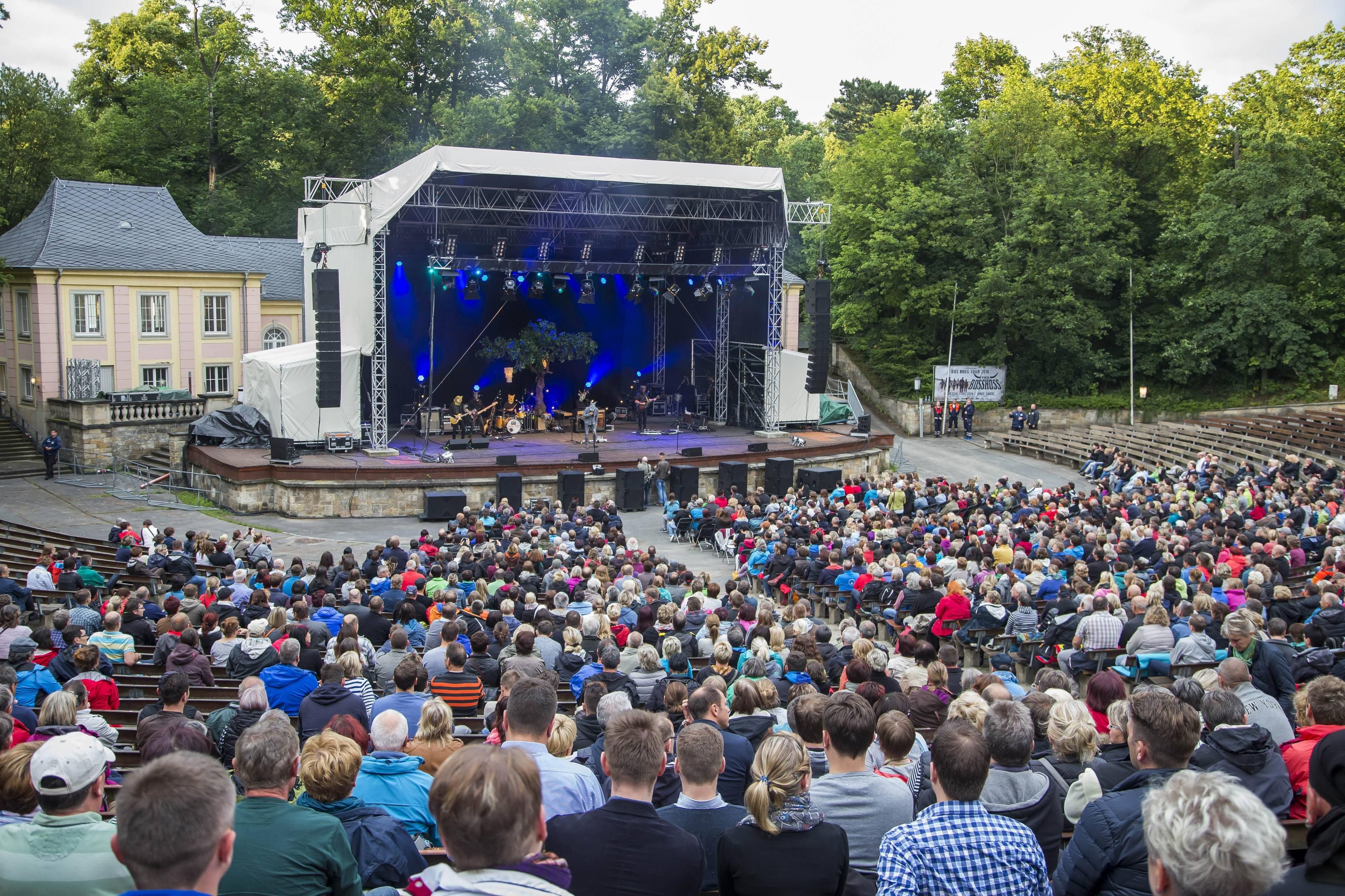 Die Freilichtbühne Junge Garde in Dresden während einer Veranstaltung.