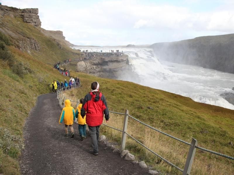 Jahrelang sind die Touristenzahlen auf Island in die Höhe geschossen. Doch Corona ließ die Zahlen stark einbrechen. Foto: Steffen Trumpf/dpa