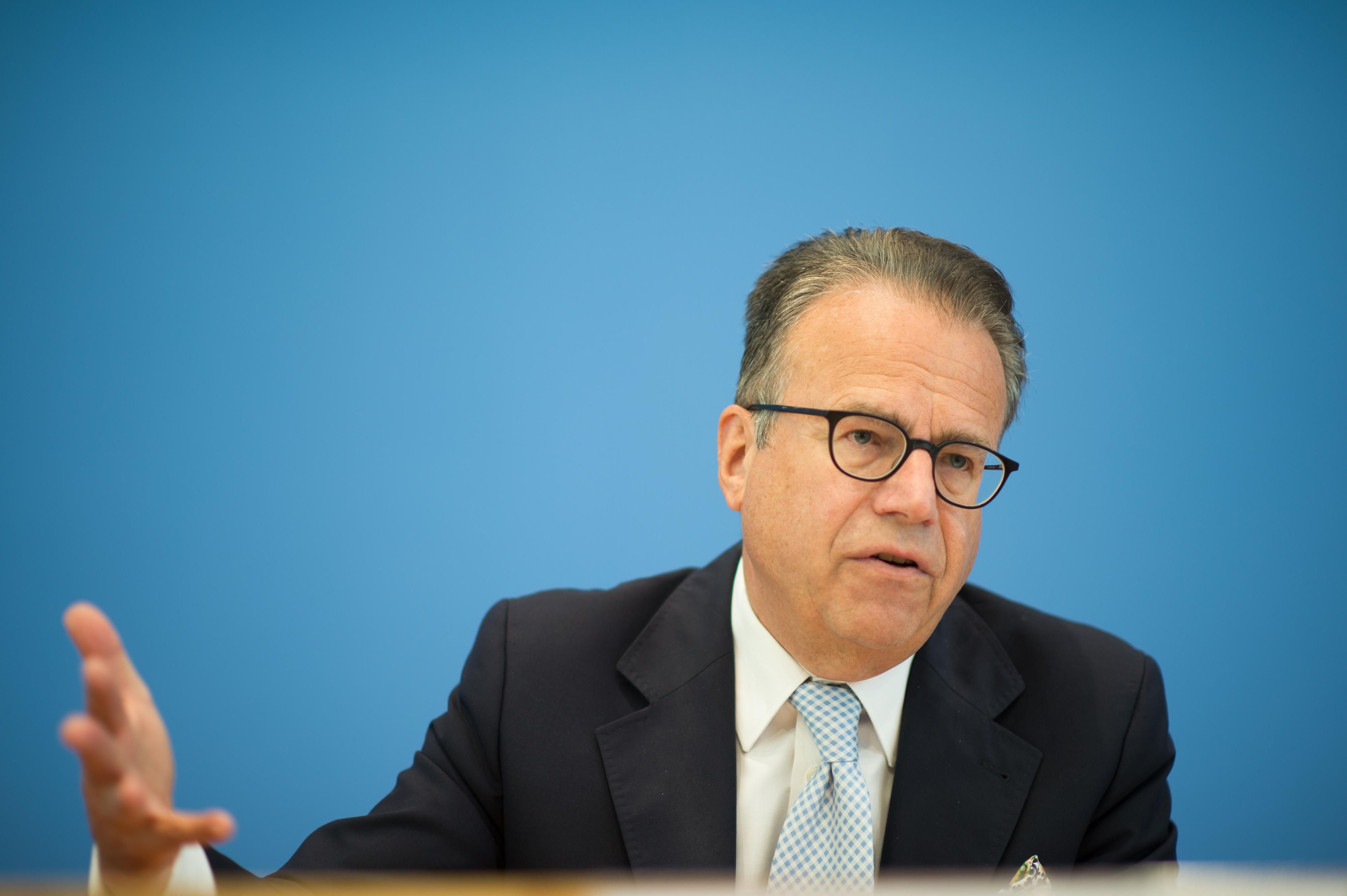 Der Leiter des Bamf und der Bundesagentur für Arbeit: Frank-Jürgen Weise.