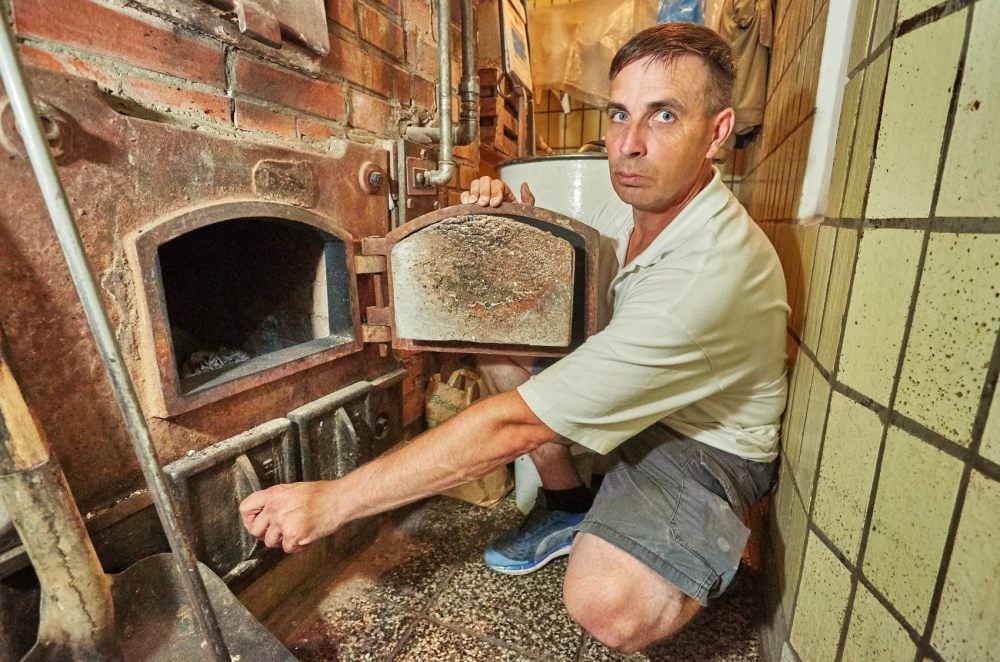 Axel Hoppe führte die 1919 in Plötzkau gegründete Bäckerei in vierter Generation. Jetzt bleibt der Steinbackofen erst einmal aus.