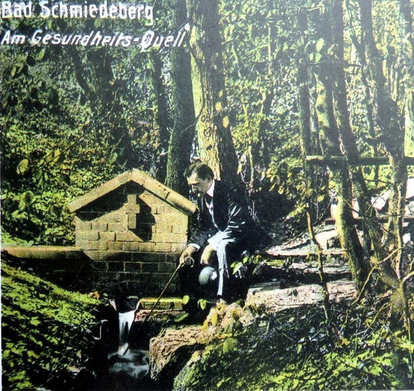 Diese historische Postkarte zeigt den Gesundheitsquell vor etwa hundert Jahren.