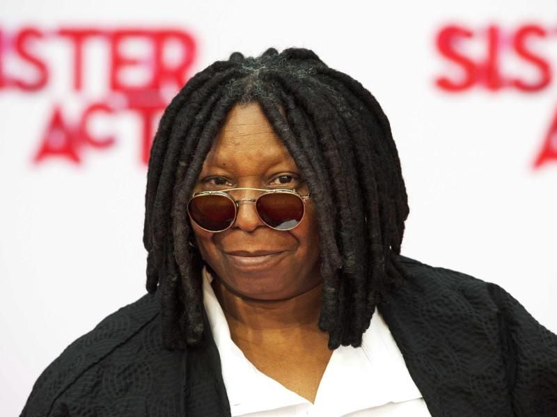 Whoopi Goldberg ist als Deloris Van Cartier noch immer voll da. Foto: Robin Utrecht/epa/dpa