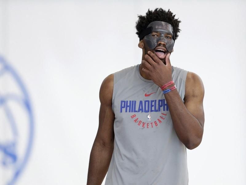 Reagierte irritiert auf die Vorwürfe gegen Club-Boss Bryan Colangelo: 76ers-Star Joel Embiid. Foto: David Maialetti