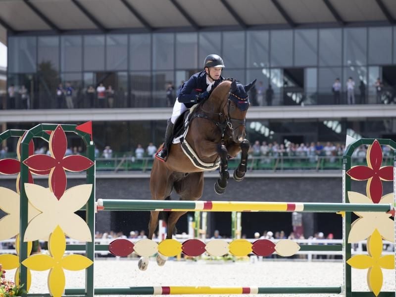 Vielseitigkeitsreiter Michael Jung gewann einen Test-Wettkampf in Tokio. Foto: Yusuke Nakanishi/FEI