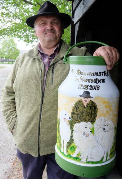Organisator Frank Seide bereitet den sechsten Markt vor.