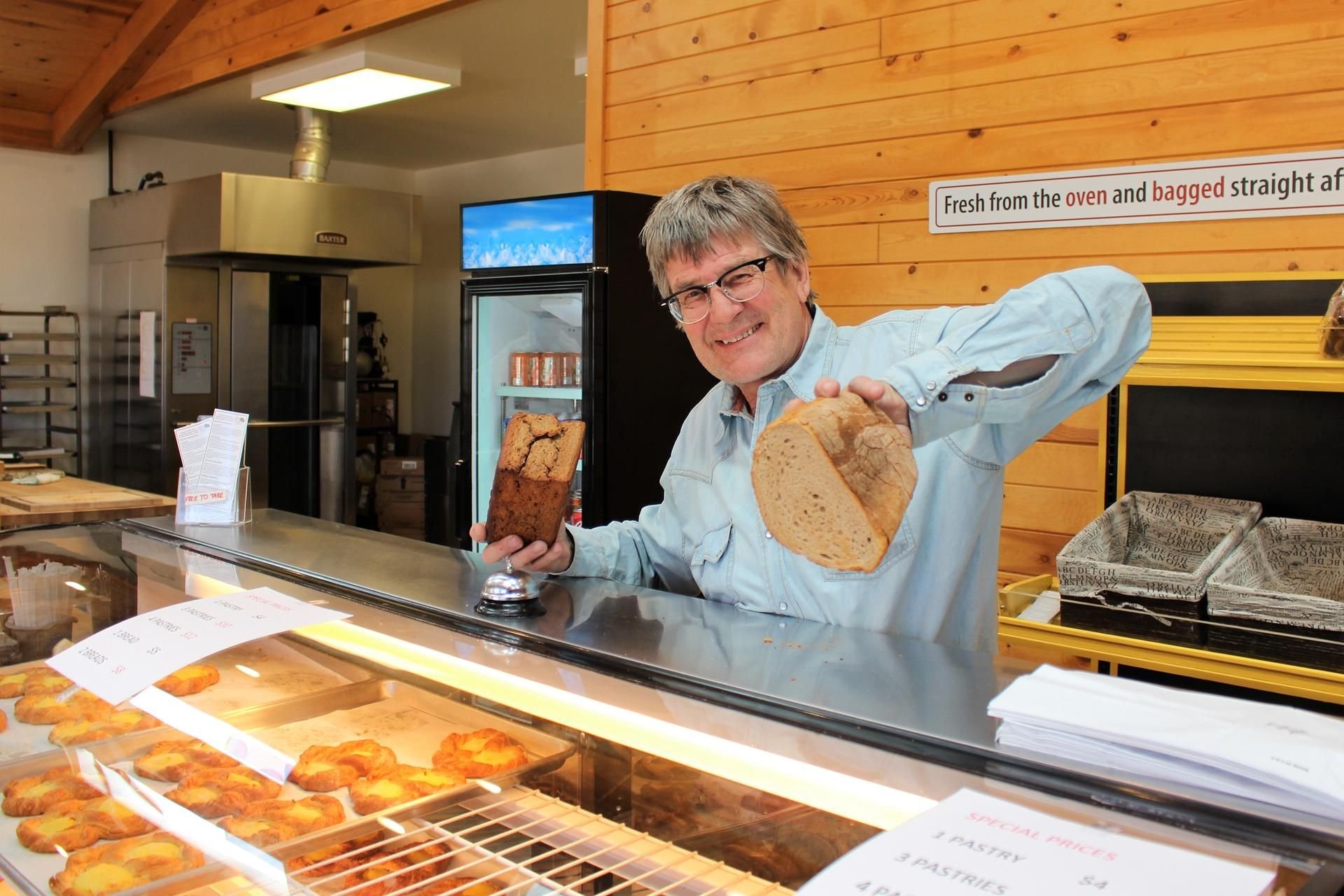 Chris Odekerken in seiner „Bäckerei Forscher“