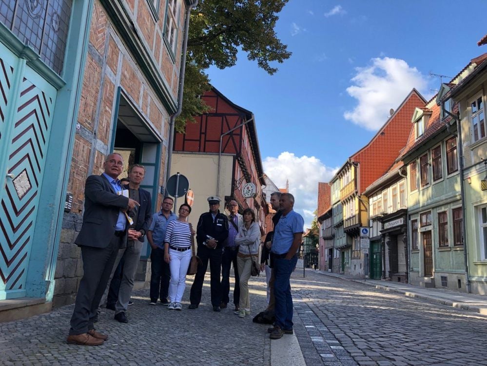 Stopp in der Breiten Straße, die zur Einbahnstraße werden könnte.