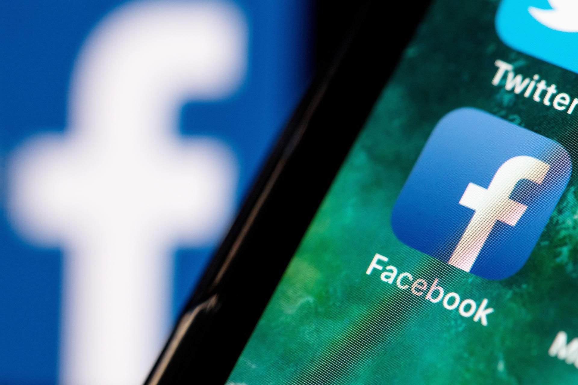 Facebook löscht aktuell hunderte Nutzerkonten. (Symbolbild)