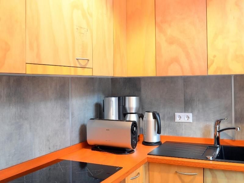 Bei einem Mieterwechsel in einer Wohnung muss geklärt werden, wem die Einbauküche gehört. Kauft der neue Mieter die Einbauküche vom Vormieter, ist er selbst für die Instandhaltung verantwortlich. Foto: Britta Pedersen