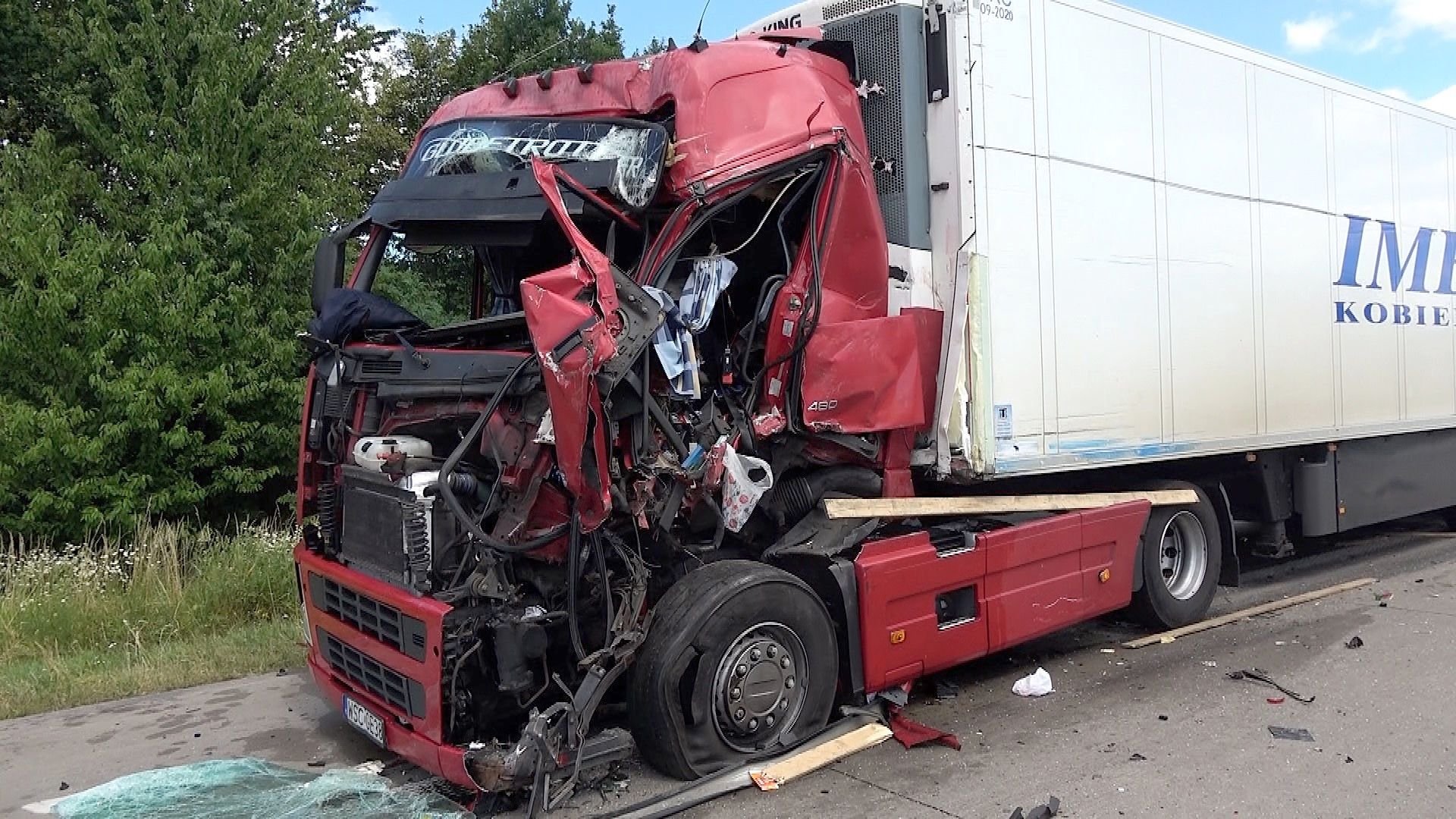 Der Lkw war auf einen anderen Laster aufgefahren.