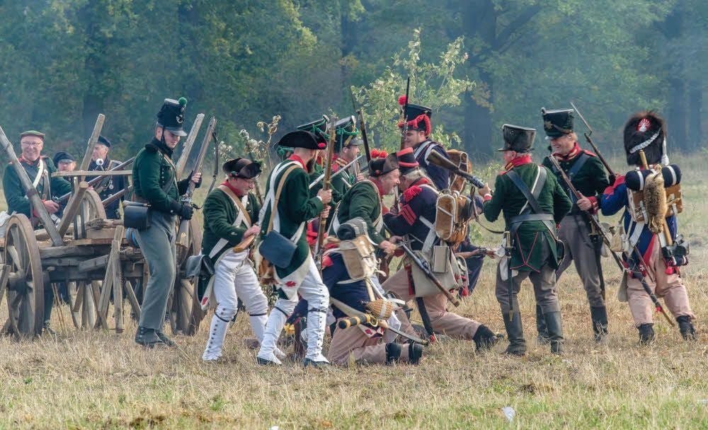 205 Jahre ist die Schlacht bei Wartenburg her. Am Sonnabend stellten Uniformierte den Kampf zwischen Franzosen und Verbündeten erneut nach.