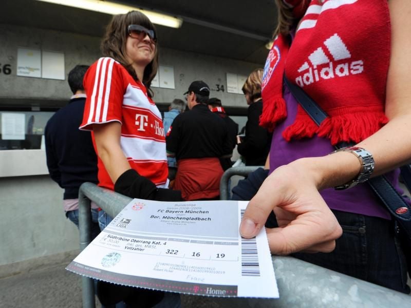 Begehrte Objekte: Tickets für ein Spiel des FC Bayern. Foto: Tobias Hase