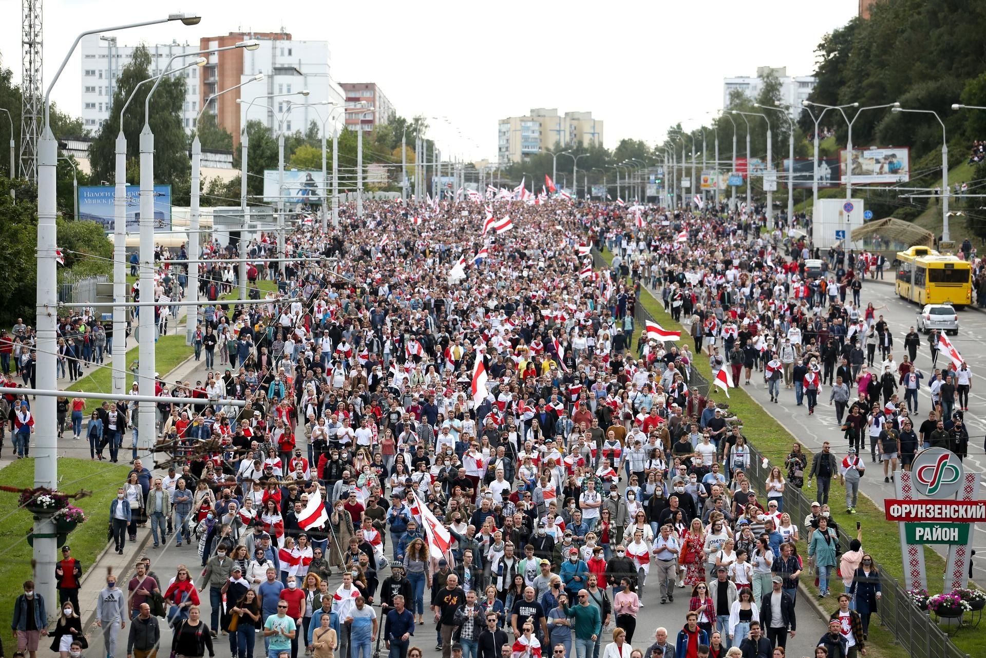 In Minsk waren am vergangenen Wochenende wieder Zehntausende Menschen auf den Straßen.
