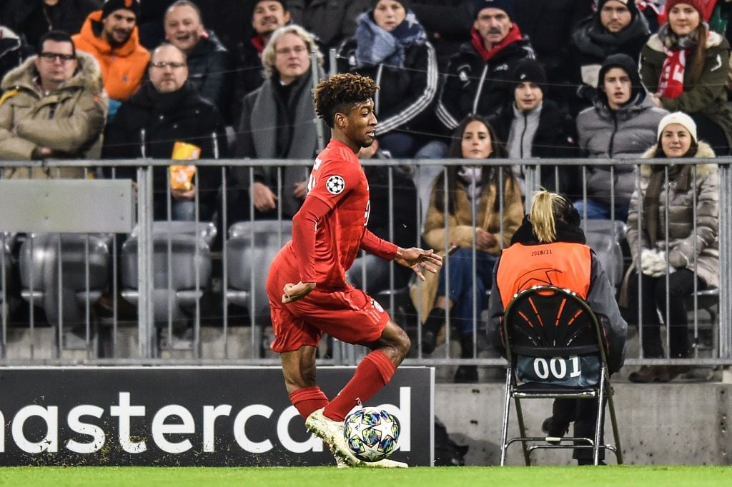 Das muss weh tun - Kingsley Coman verdreht sich das Knie.