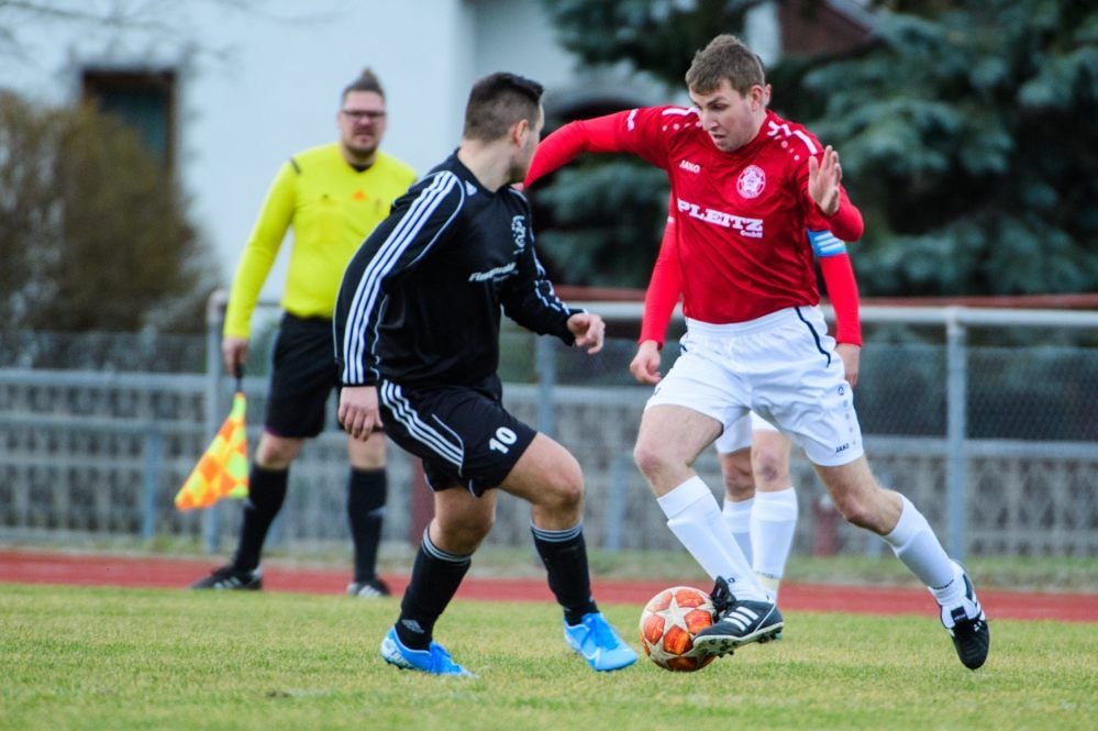 Matchwinner gegen Gröbers: Alexander Saal (r.) glückte das 1:0 und in der 90. Minute auch der 2:1-Siegtreffer.
