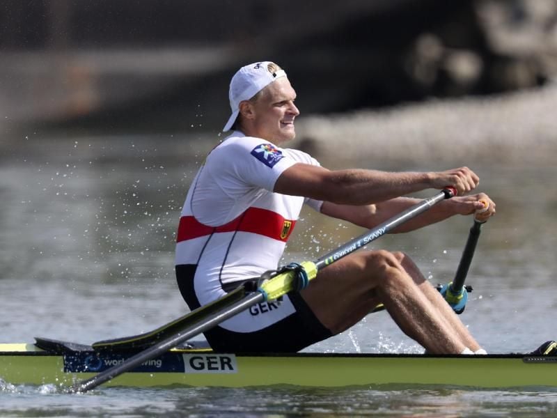 Oliver Zeidler belegt im Finale der Einer den ersten Platz. Foto: Matthias Schrader/AP