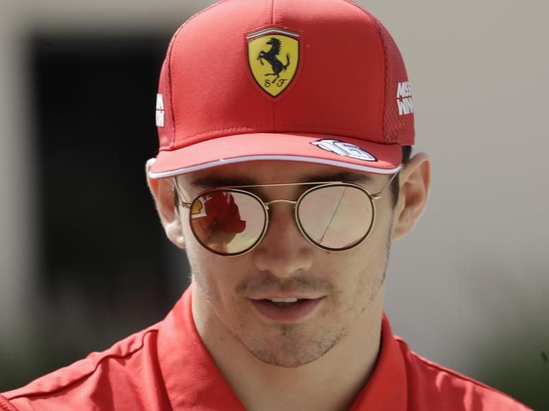 Legte im letzten Training in Sakhir die schnellste Runde hin: Ferrari-Pilot Charles Leclerc. Foto: Luca Bruno/AP/dpa