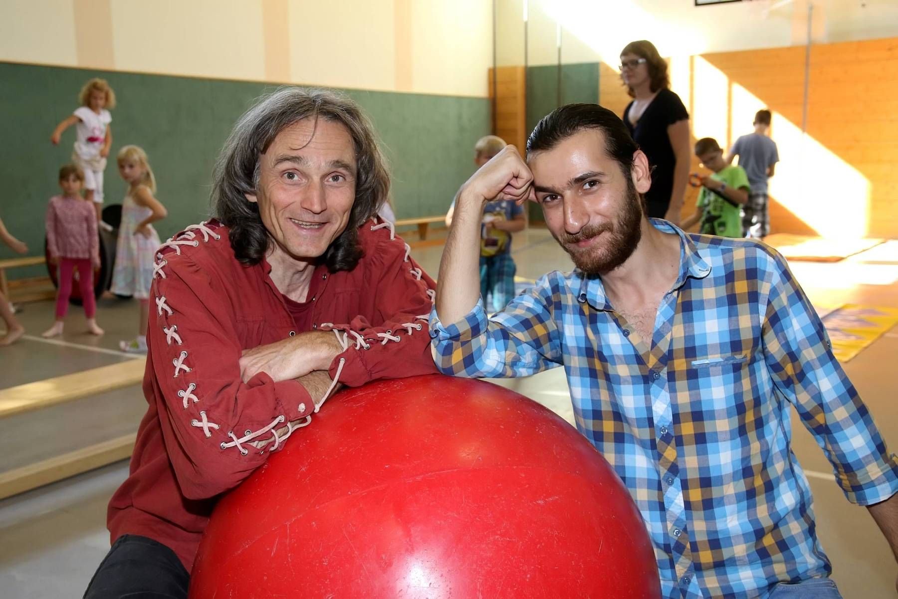 Andreas Sonntag (58) und Mahmoud Kelani (26) sind beste Freunde und auch in der Manege ein Team.