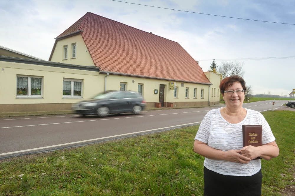 Stephanie Pätzold ist die Chefin im „Scheuderschen Gasthof“ an der B185 zwischen Dessau und Köthen.