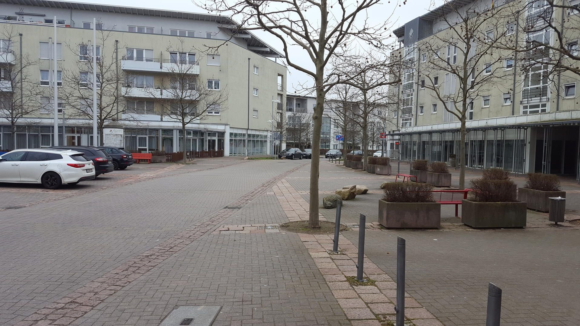 Marktplatz in Großkugel am Morgen nach der Bluttat