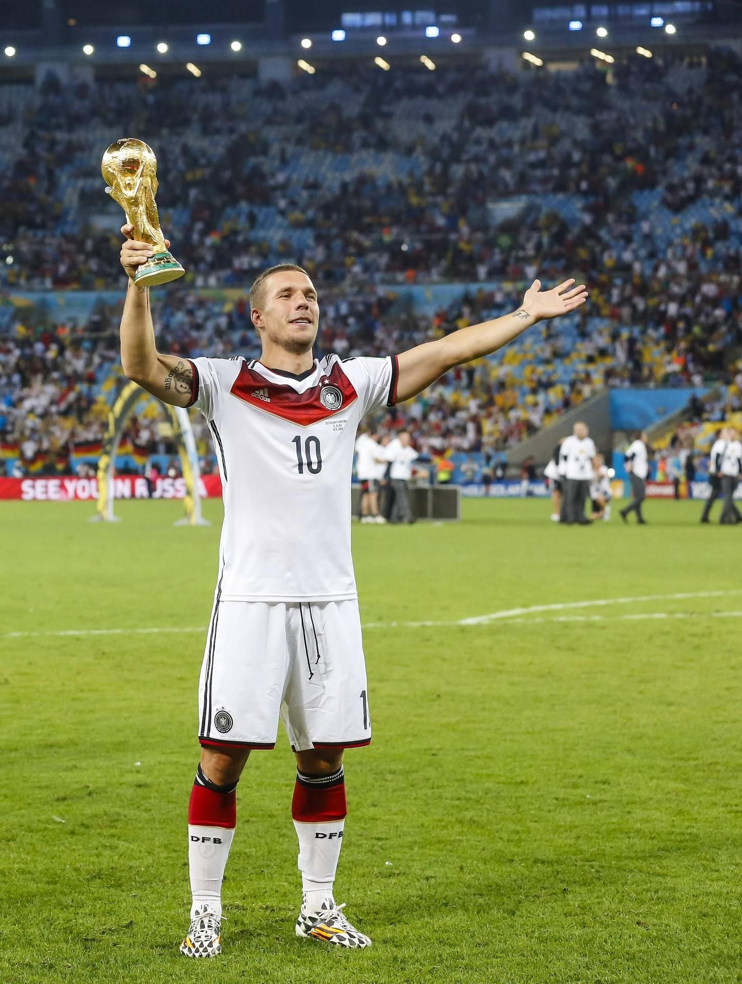 Der glückliche WM-Sieger Lukas Podolski.