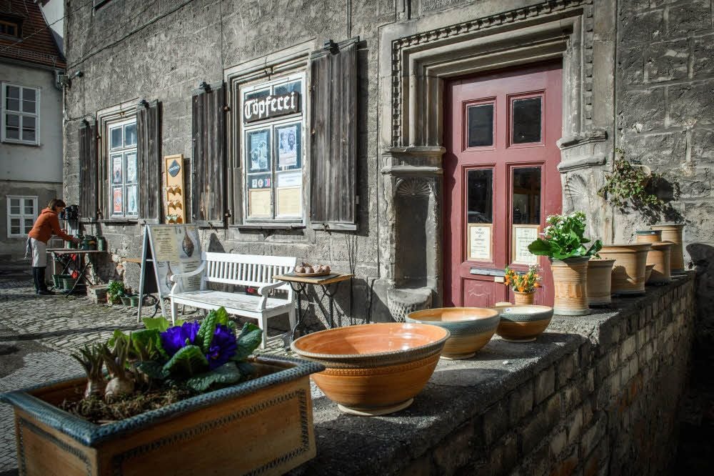 Da, wo Eva-Maria Pintz viele Jahre ihre irdenen Waren herstellte und feilbot, soll - so die Pläne der Vereinigten Domstifter - ein Welterbezentrum entstehen.