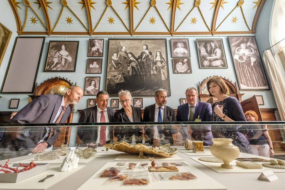 Wörlitz im Mai 2018: Ingo Pfeifer (links) im Gotischen Haus. Rechts neben ihm: Kulturstaatssekretär Gunnar Schellenberger, Stiftungsdirektorin Birgitte Mang und Hermann Parzinger, Präsident der Stiftung Preußischer Kulturbesitz