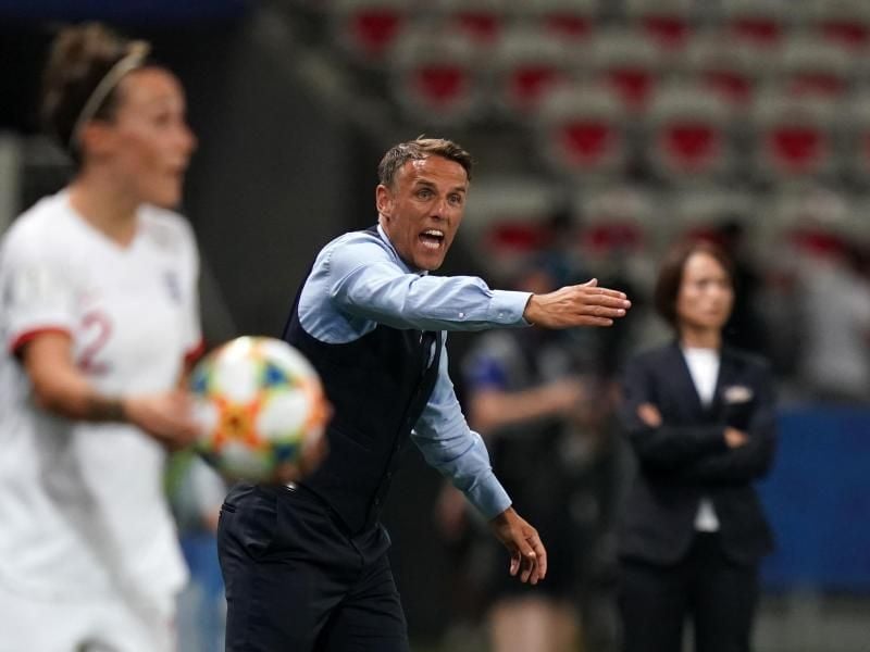 Trainer Phil Neville will mit den englischen Fußball-Frauen ins WM-Finale. Foto: John Walton/PA Wire