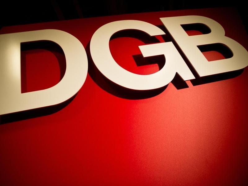 Das Logo des Deutschen Gewerkschaftsbundes (DGB). Foto: Christoph Schmidt/Archiv