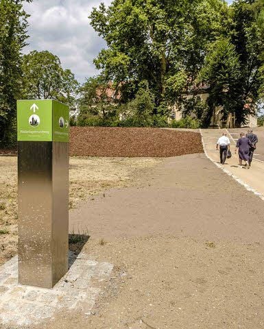 Die Böschung markiert den Verlauf der früheren Bastion Donnersberg.