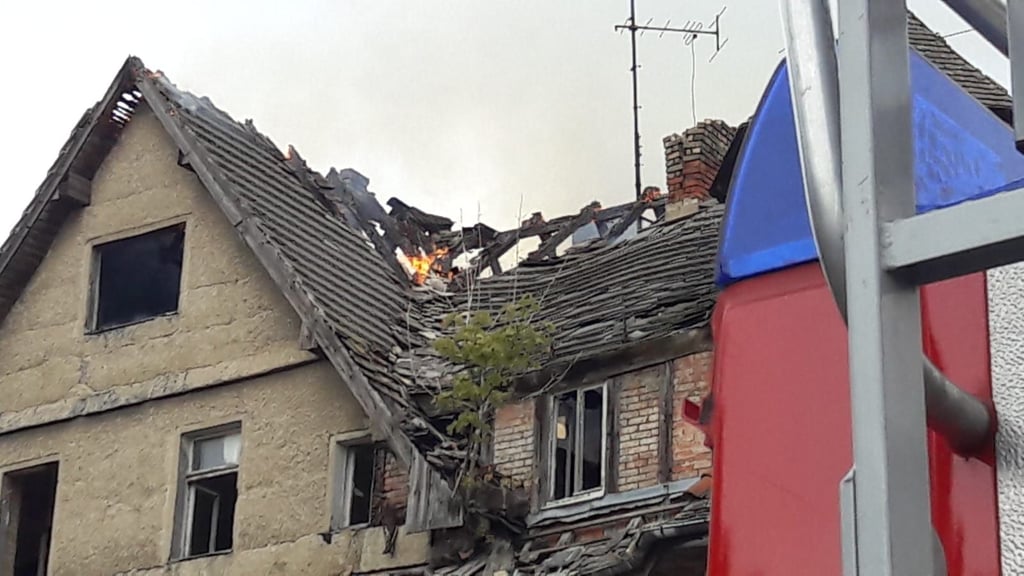 Brand in Merseburg gelöscht Brand in Merseburg gelöscht Dach nach