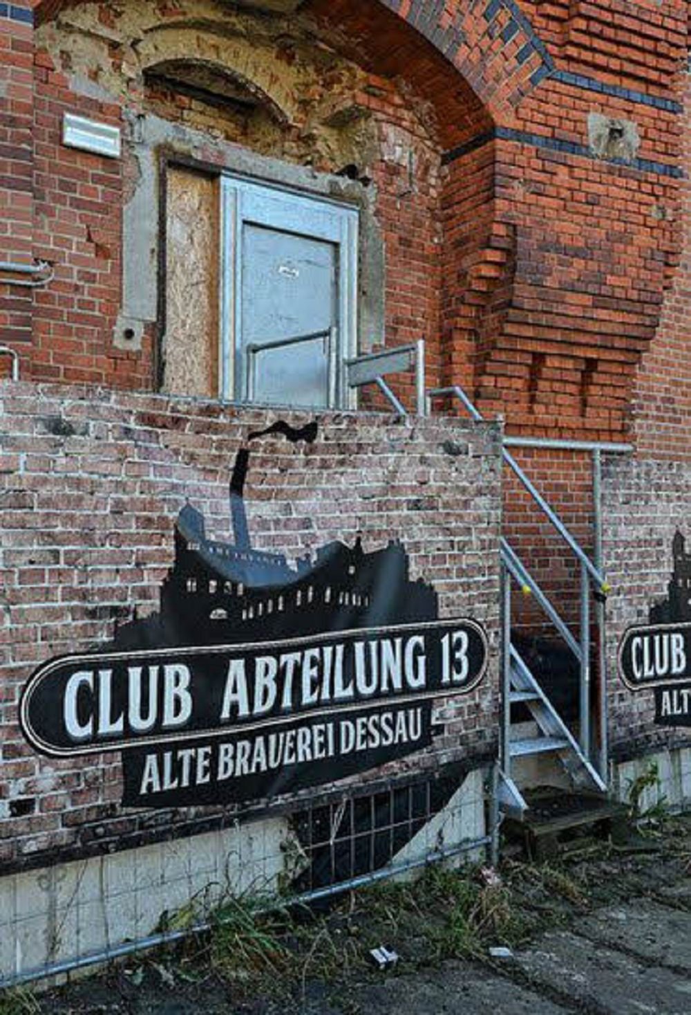 Der Eingang zur „Abteilung 13“.