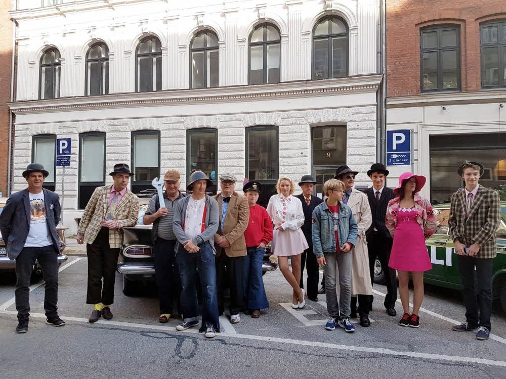 Vor dem Königlichen Theater in Kopenhagen trafen sich die Fans der dänischen Olsenbande, mittendrin die Filmemacher aus Würchwitz.