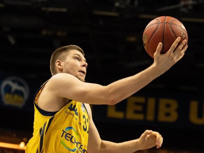 Rokas Giedraitis war gegn Ludwigsburg mit 14 Punkten bester Werfer von ALBA. Foto: Fabian Sommer