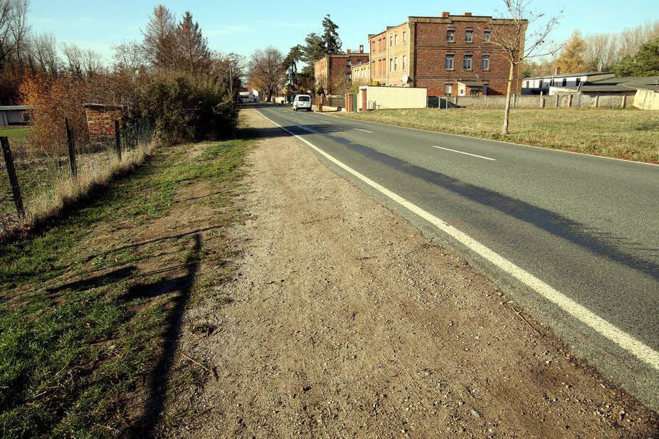 Ein Gehweg an der Cörmigker Straße in Preußlitz wird nun doch erst frühestens 2020 gebaut.