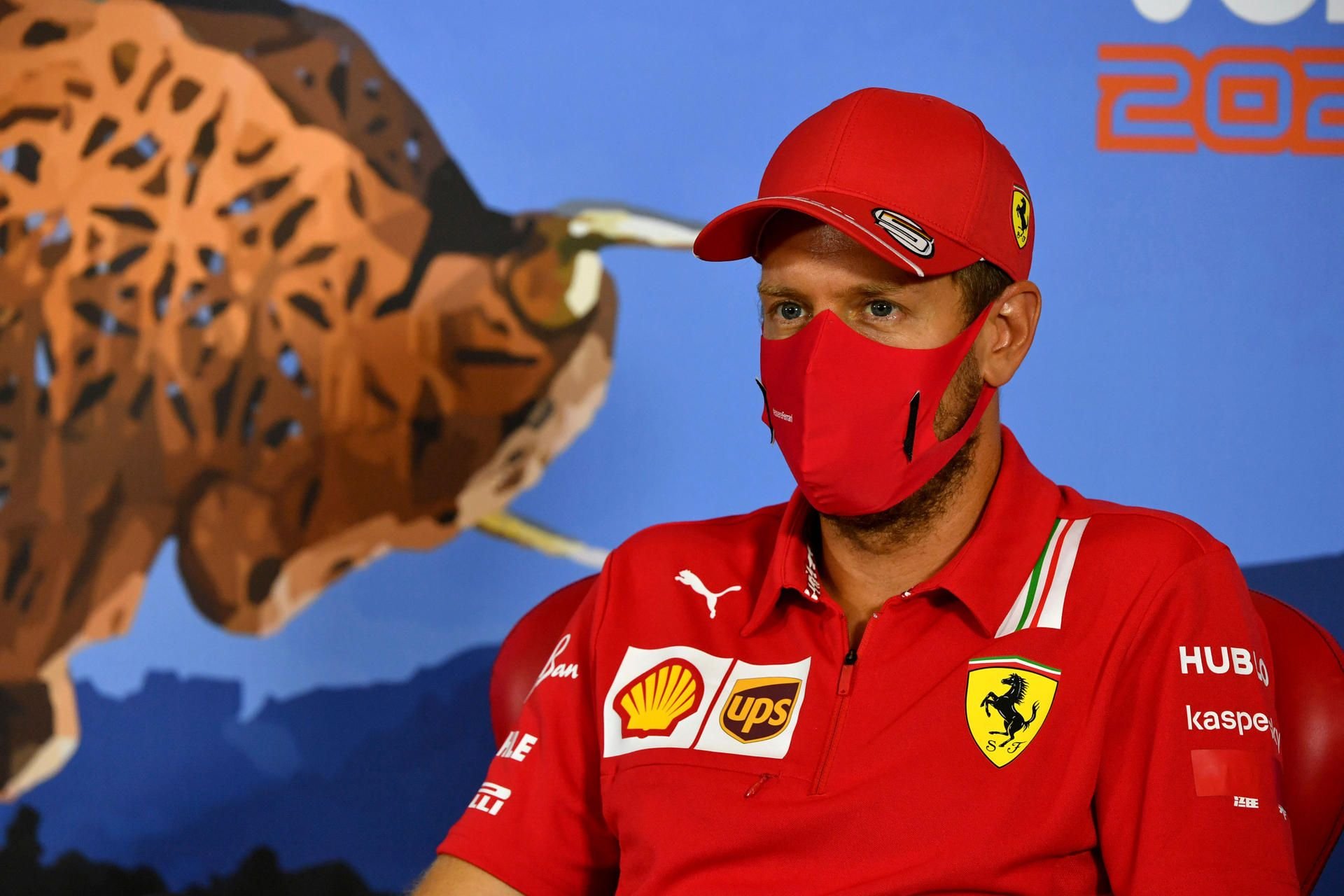 Sebastian Vettel hat inzwischen ein unterkühltes Verhältnis zu seinem Rennstall Ferrari.