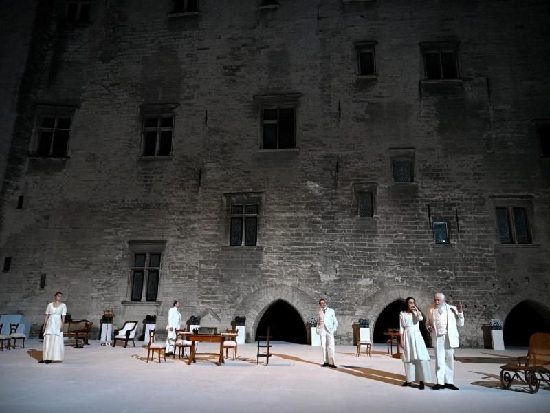 „Architecture” im Ehrenhof des berühmten Papstpalastes. Foto: Gerard Julien/AFP