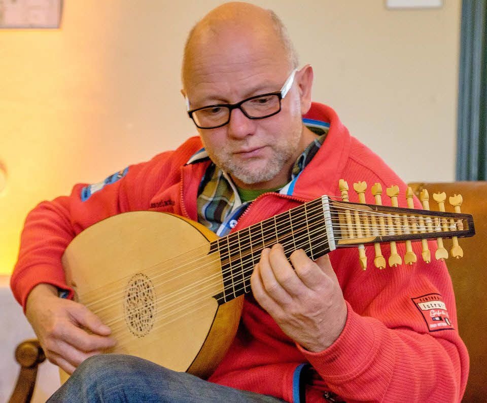 Der Lautenist Thomas Höhne ist Begründer und künstlerischer Leiter des Wittenberger Renaissancemusik-Festivals. Die zwölfte Auflage startet am Freitag.