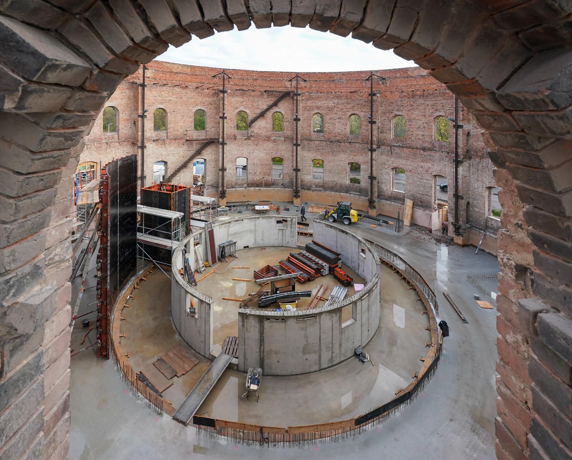In einem alten Gasometer soll Mitte 2021 Sachsen-Anhalts modernstes Planetarium seine Türen öffnen.