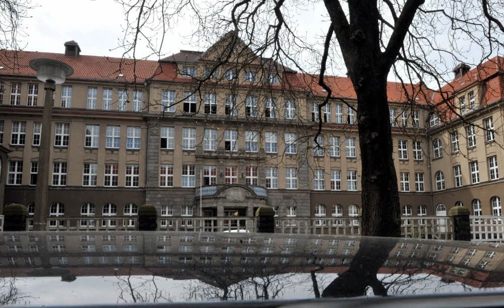 Blick aufs bisher nach Herder benannte Gymnasium