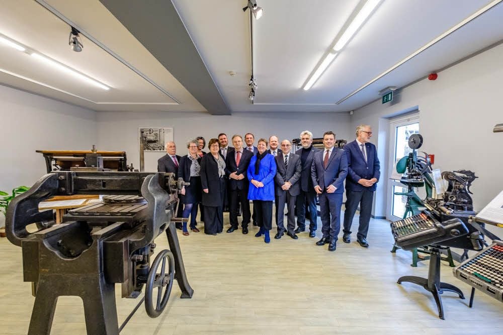 Während ihrer auswärtigen Kabinettssitzung in Gräfenhainichen am Dienstag hat die Landesregierung auch das Stadtarchiv besucht.