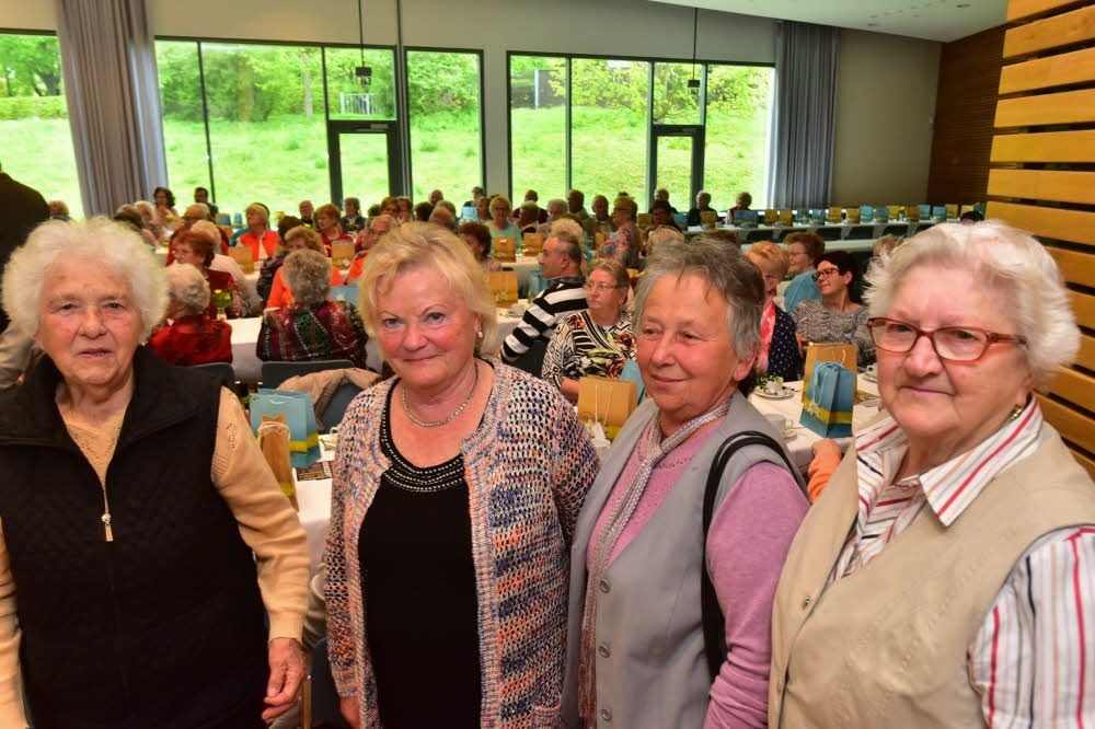Stehen auch im Alter voll im Leben: die Mitglieder der Tauchaer Seniorengruppe