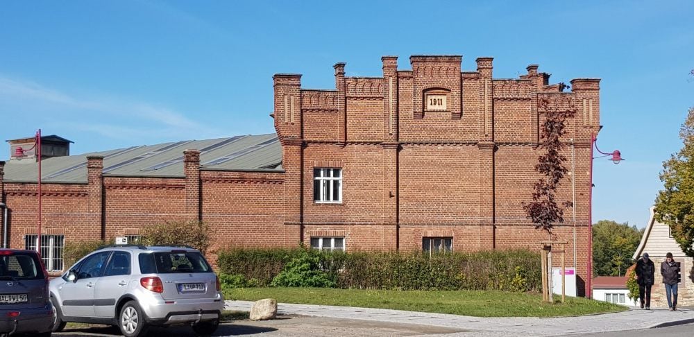 Im Jahr 1911 wurde die Gießereihalle am Schlossberg in Harzgerode erbaut.