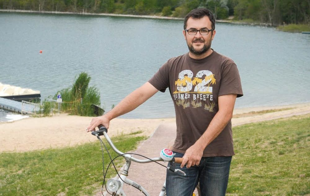 Christian Madl, Pächter des Seebades in Edderitz, hofft auf Sommertage.