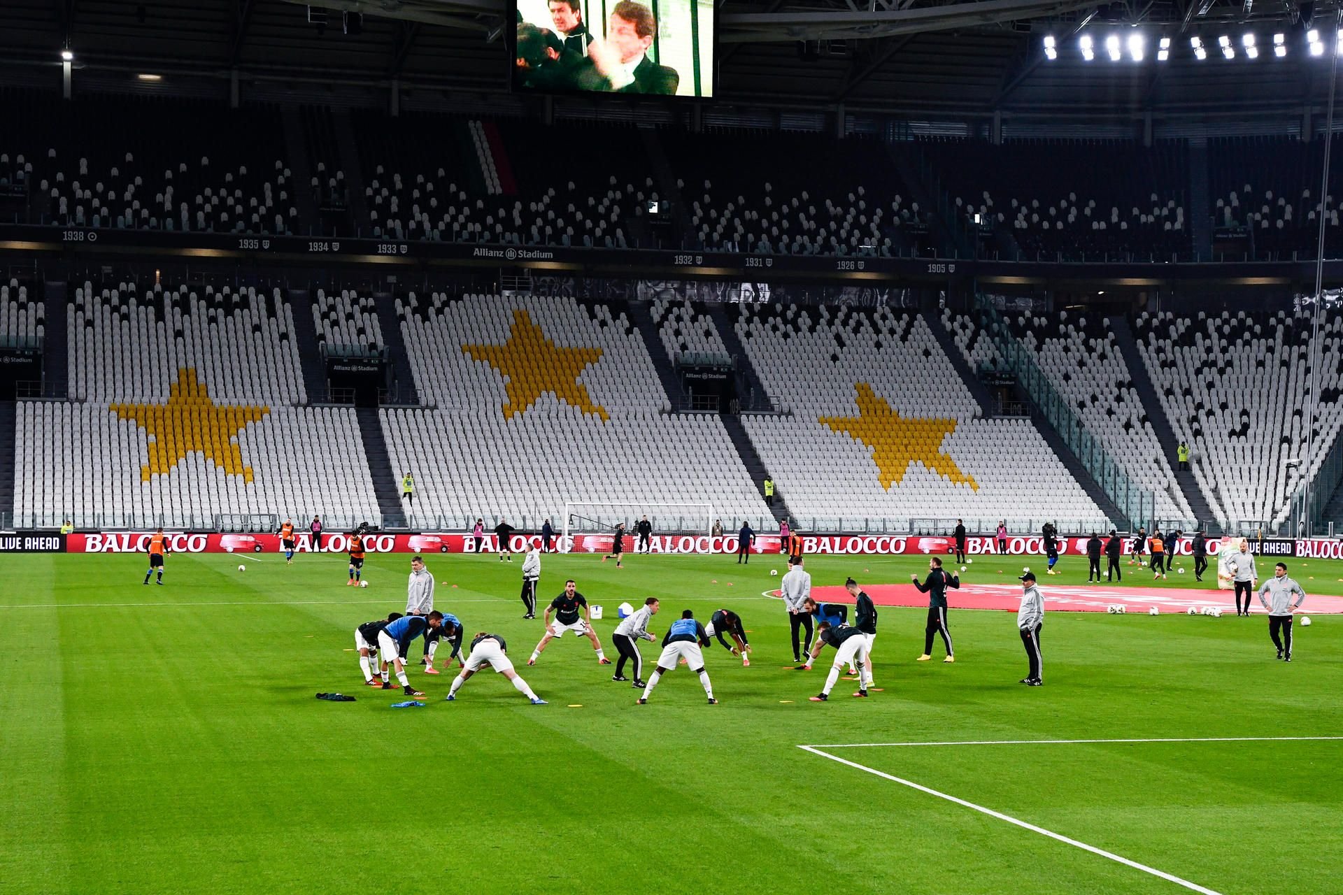 In Italien sind Spiele vor leeren Rängen . wie hier in Turin - längst an der Tagesordnung.